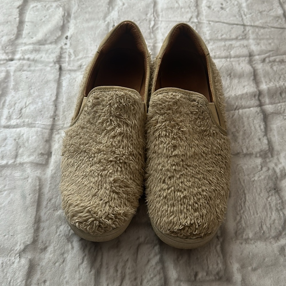 UGG Beige Fuzzy Slip-On Women’s Shoes Size 9.5 - Picture 3 of 9